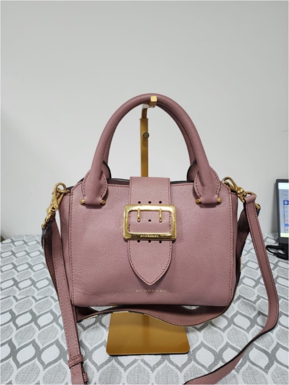 Authentic Burberry Buckle Leather Shoulder Bag Nude